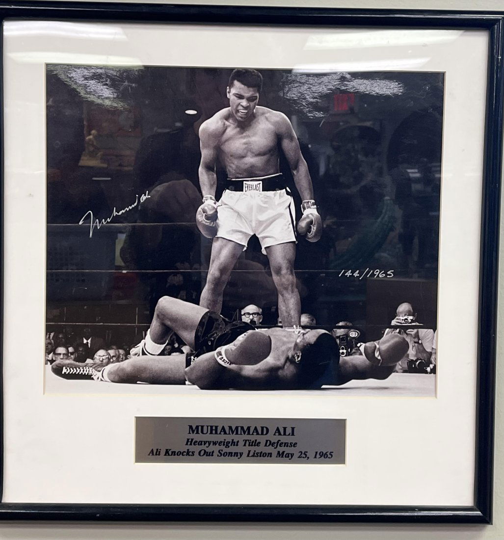 Black & White Autographed Photo of Muhammaad Ali (1 of 3)