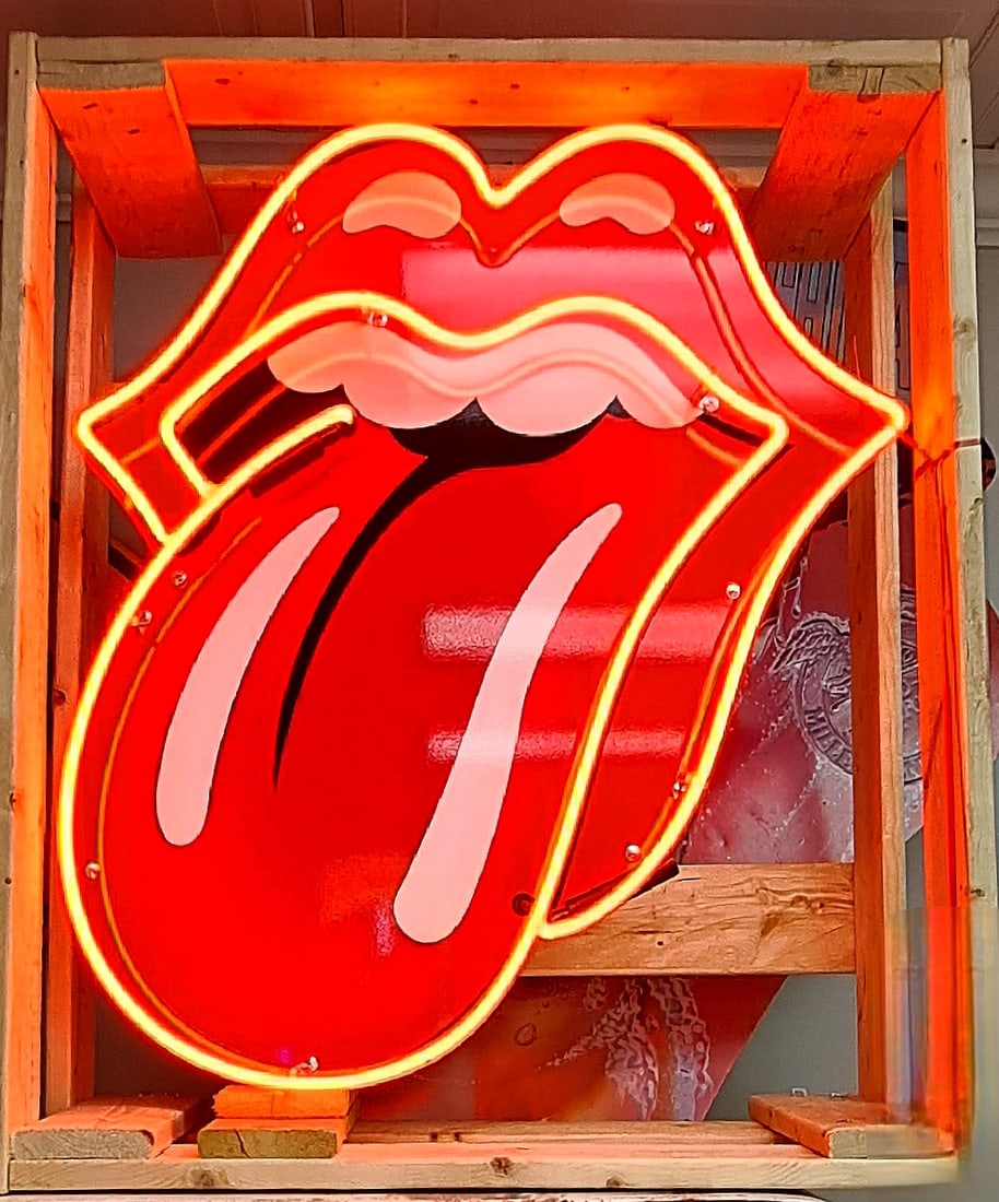 Red Neon Lips Logo (1 of 3)