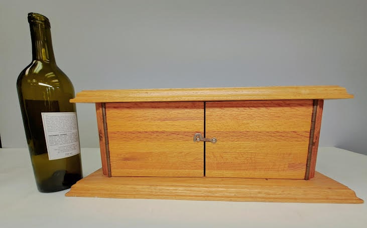 Boxed Set of Wooden Poker Chips (1 of 4)