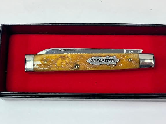 Winchester Pocket Knife with  Physicians Knife (1 of 7)