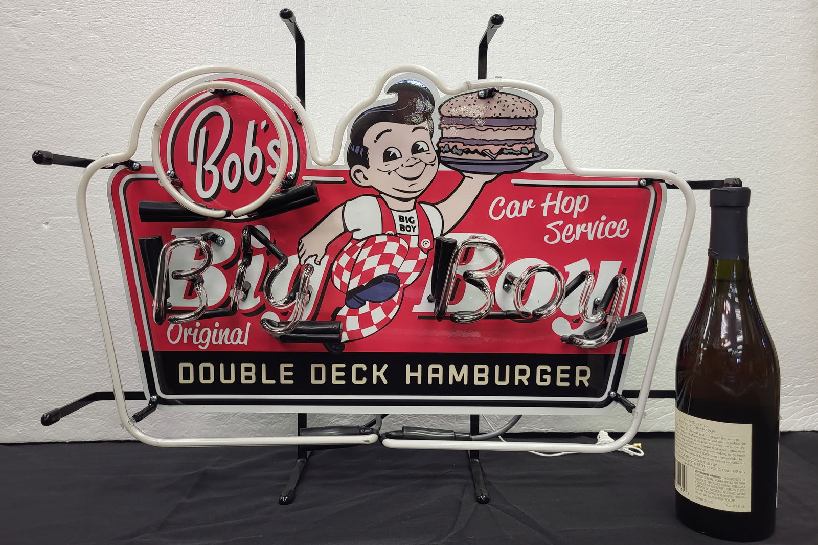 Bob's Big Boy Neon Advertisement (1 of 3)