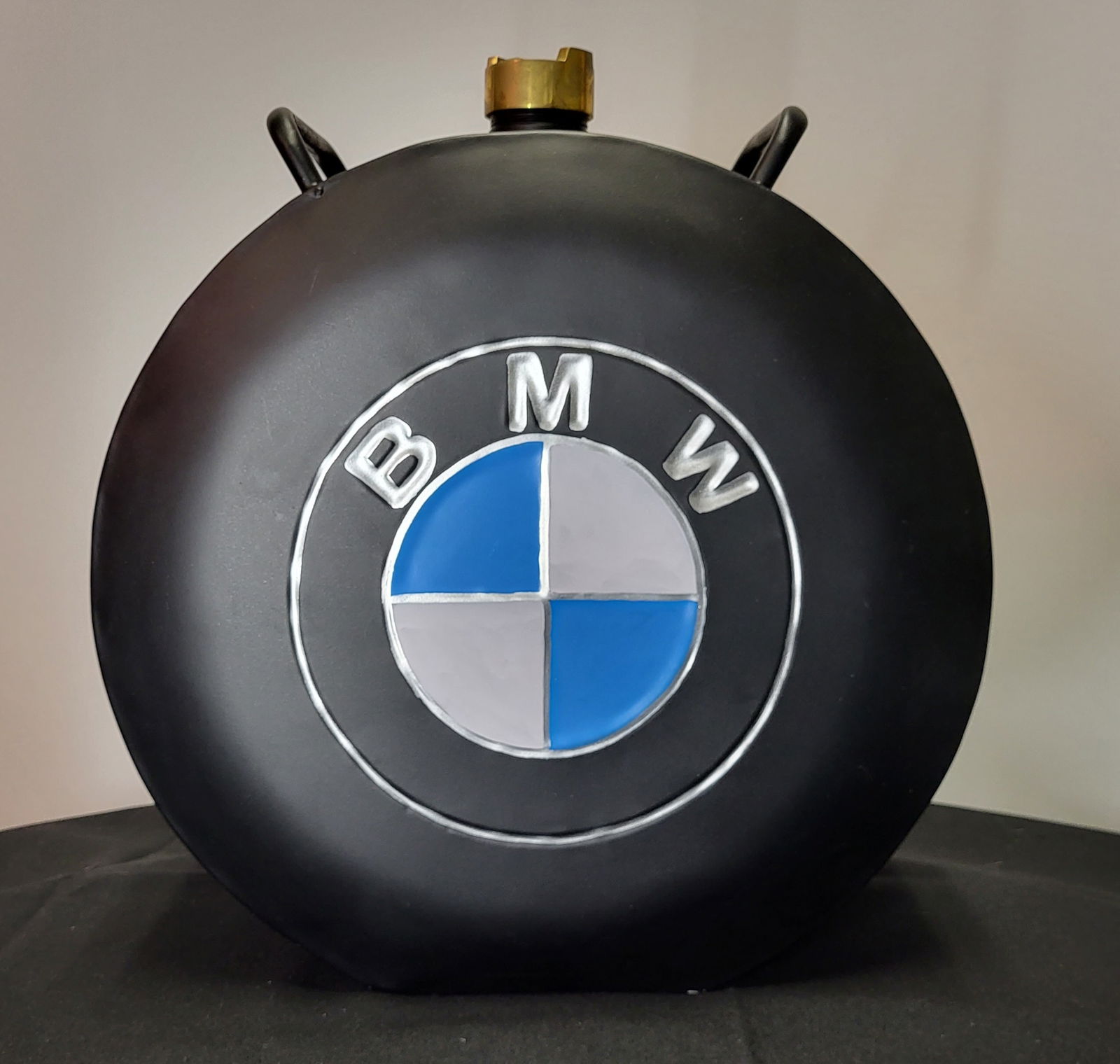BMW Oil Can (1 of 4)