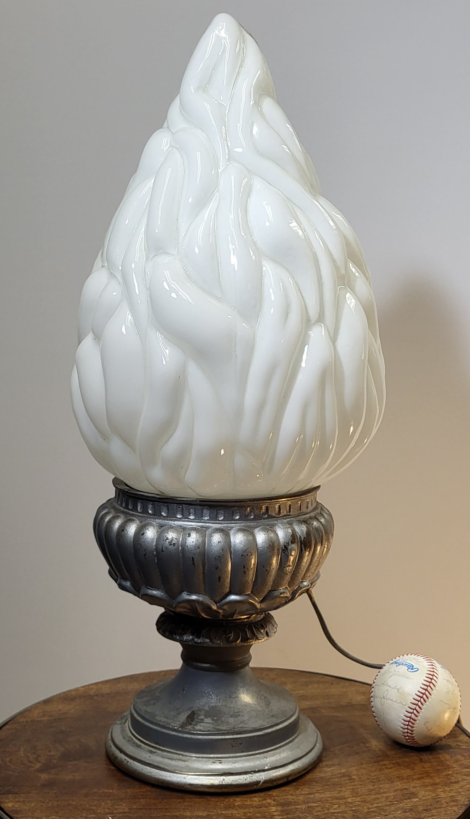 White Flame Gas Pump Globe (1 of 4)