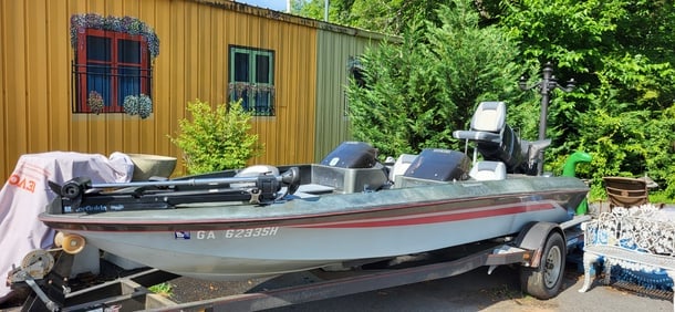 Fishing and Trolling Motor Boat With Trailer (1 of 6)