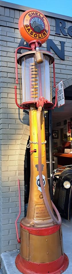 Visible Tank Restored Gravity Gas Pump (1 of 3)