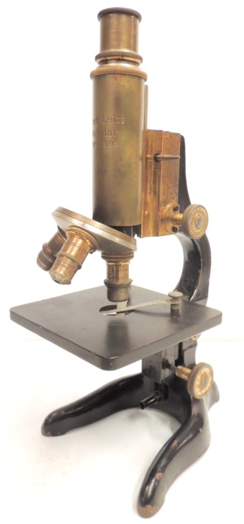 Ernst Leitz Wetzlar microscope #262395: 12"h x 8"l x4"w