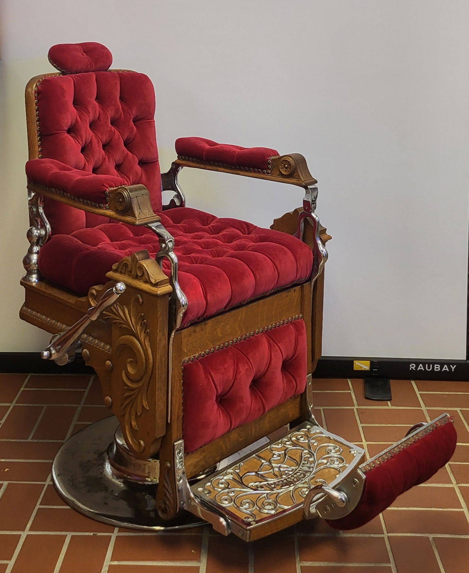 Barber Chair by Kern-Saint Louis (1 of 6)