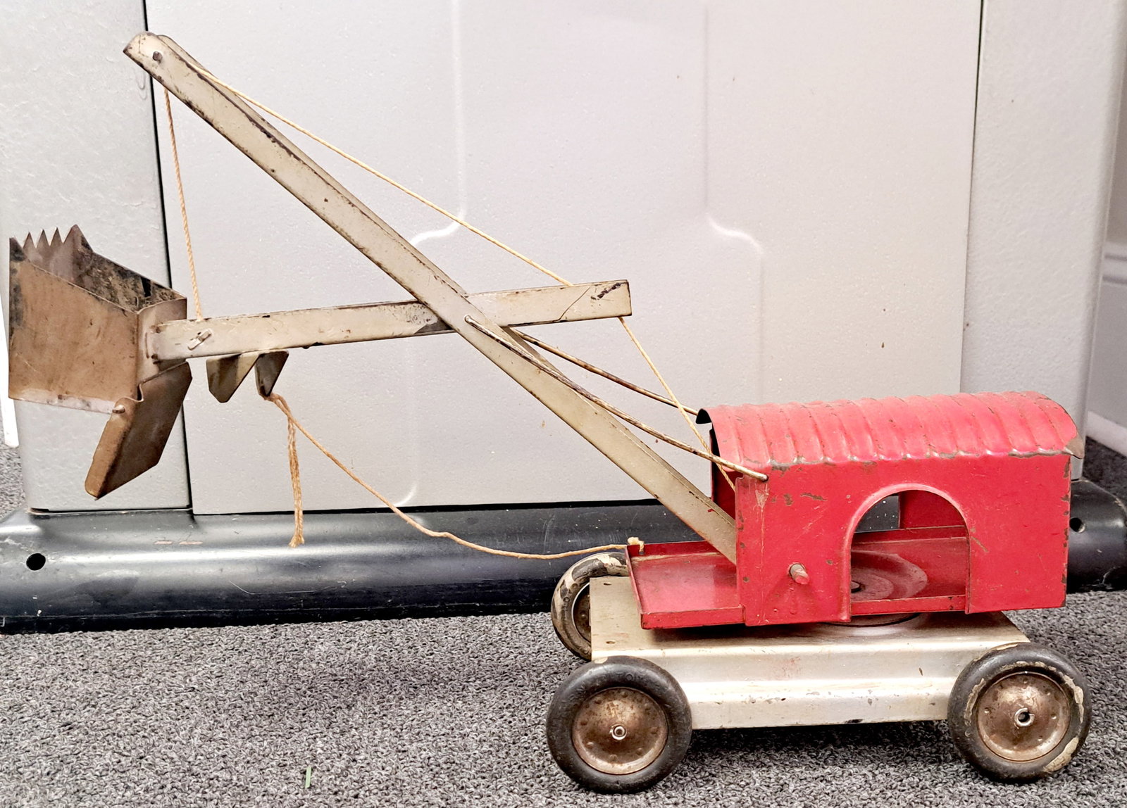Turner Toys Crane tug steam shovel: Turner Toys crane tug steam shovel dash. 19" H x 19" L