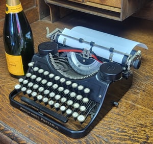 Rare 1930s Underwood Portable Typewriter