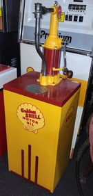 Shell Oil Pump on Shell display with shelves