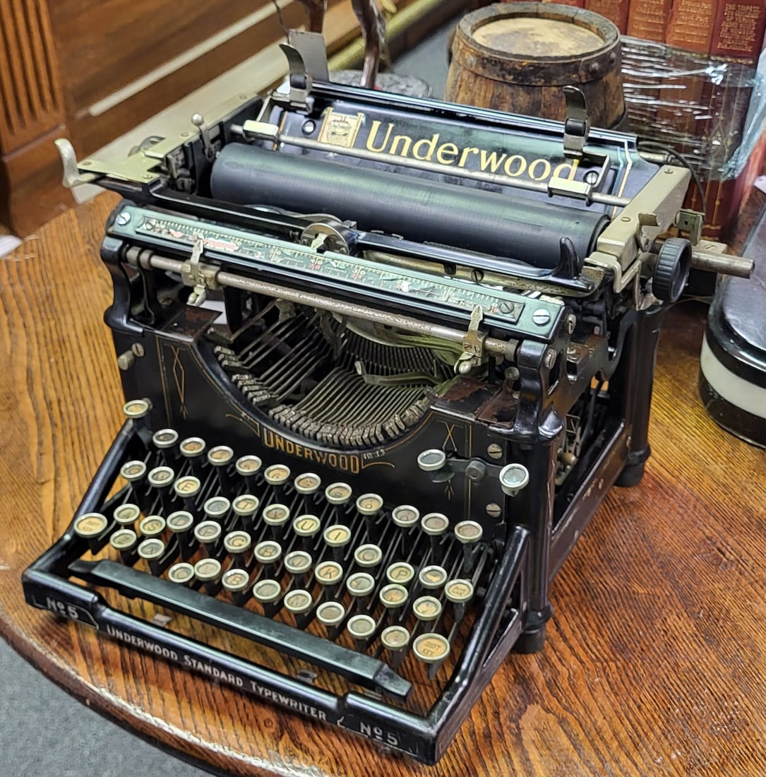 1920's Underwood Typewriter No 5, by John T. Underwood's company, the No. 5 was released in about (1 of 3)