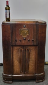 Vintage 10K1 RCA radio