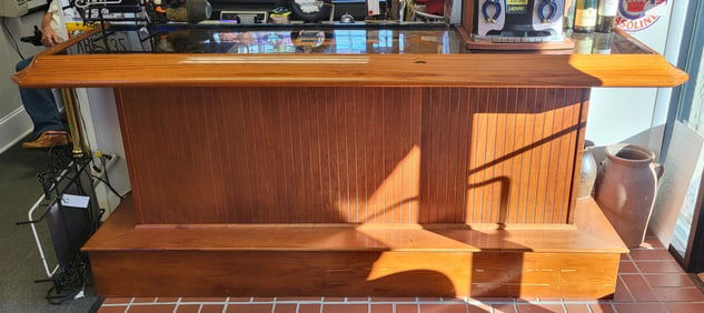 Six person front bar, oak and mahogany featuring a beautifully painted popular ocean fish under the