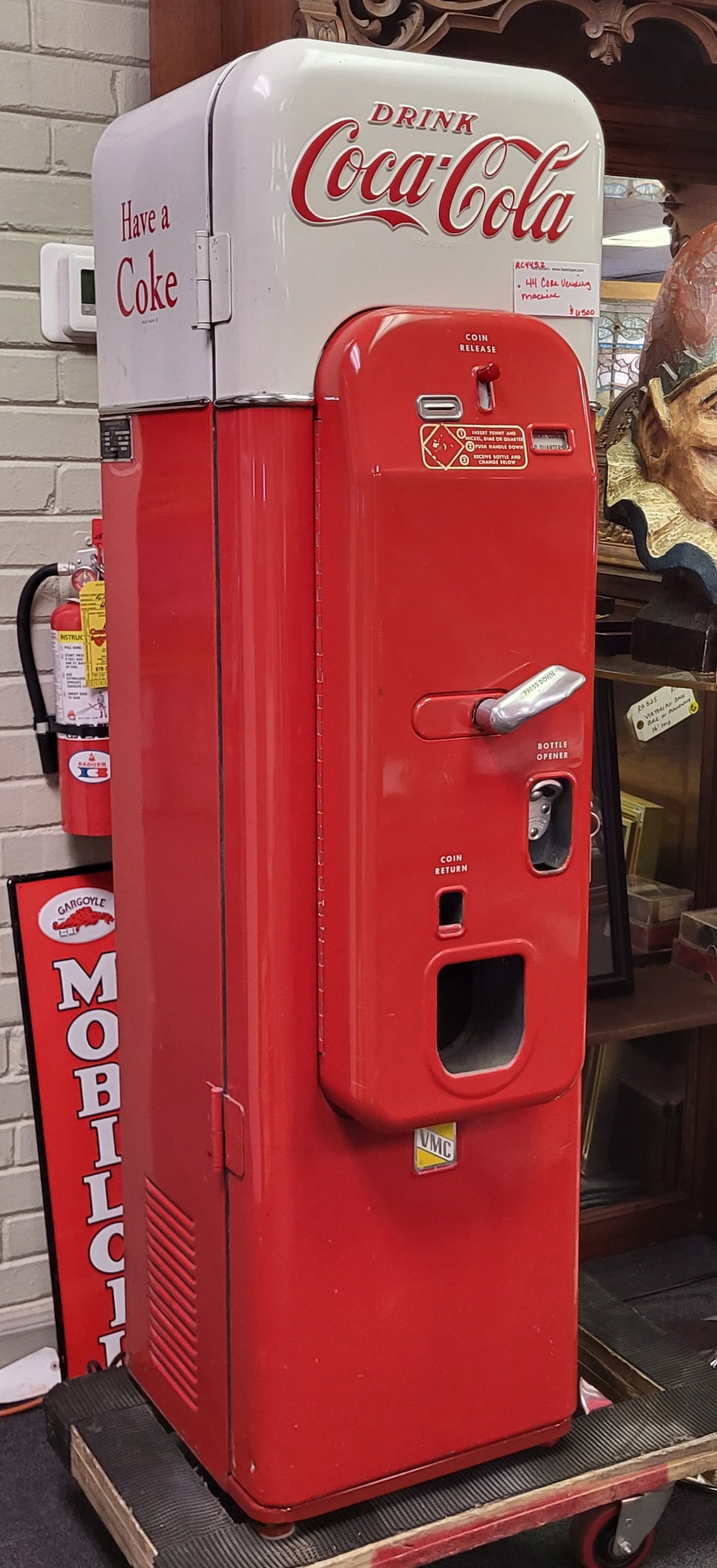 1956 Vendo 44 Coca Cola 10 cent Machine. 58" H x 17" W: 1956 Vendo 44 Coca Cola 10 cent Machine. 58" H x 17" W