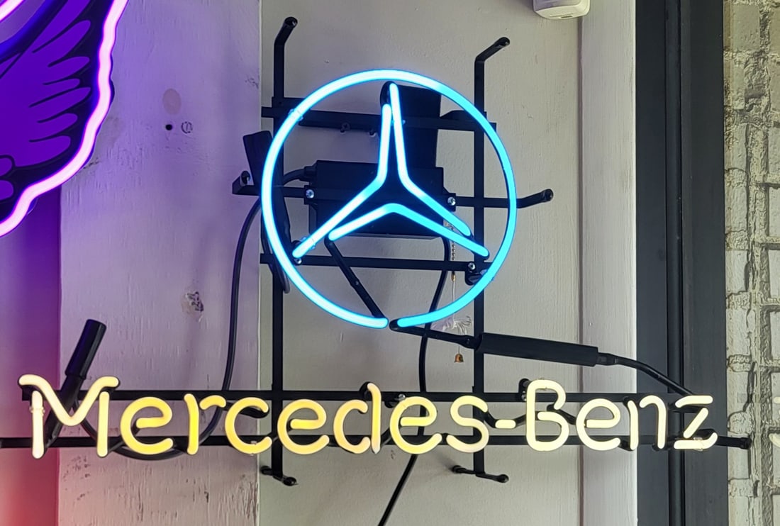 Mercedes Neon Dealer sign with the Mercedes Logo in blue and Mercedes-Benz in yellow: Mercedes Neon Dealer sign with the Mercedes Logo in blue and Mercedes-Benz in yellow