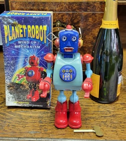 Wind-up Tin Planet ROBOT, In Box