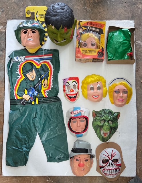 Group Lot of Vintage Children’s Halloween Costumes & Masks (1 of 4)