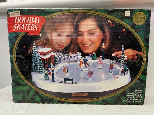 Mr. Christmas Holiday Skaters Tabletop Victorian Ice Skating Christmas Décor (1 of 9)