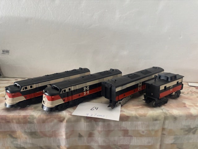 Group of 4 New Haven (NH) O-Gauge Diesel Locomotives & Caboose (1 of 7)