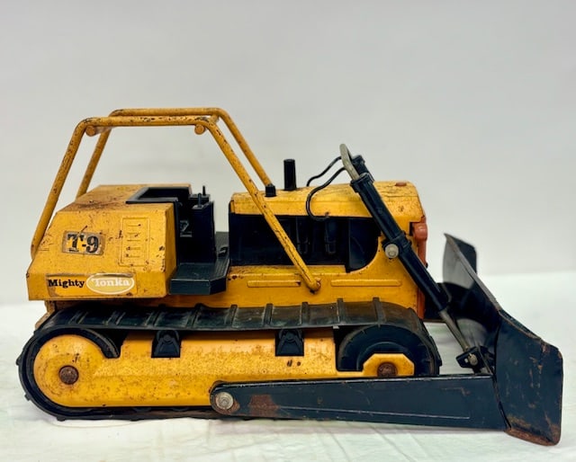 Vintage Tonka Bulldozer (1 of 8)