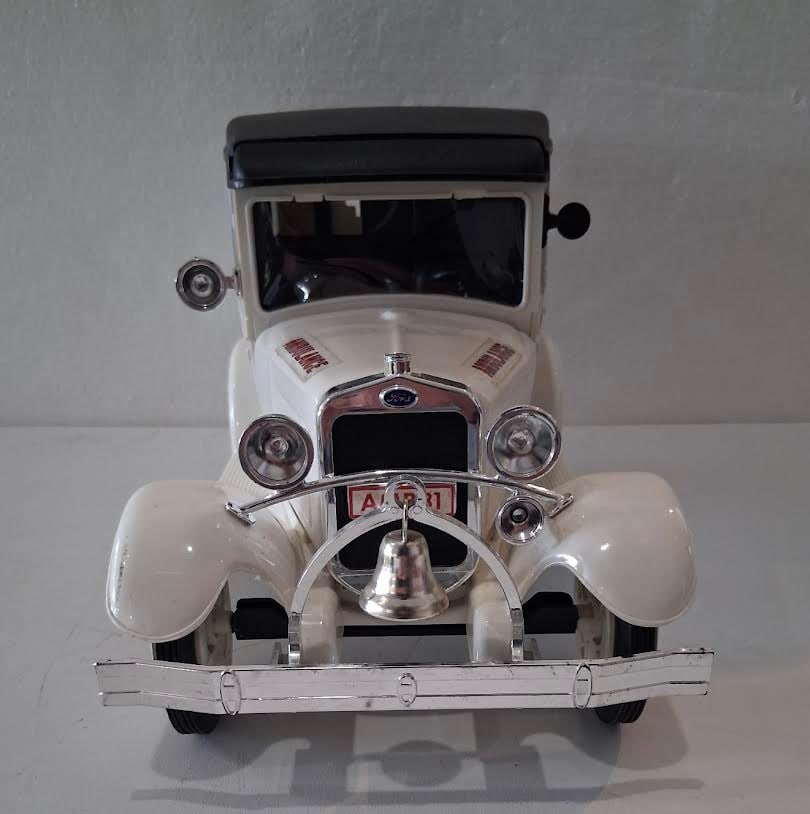 Large Die Cast Old Time Ambulance Jim Beam Decanter (1 of 4)