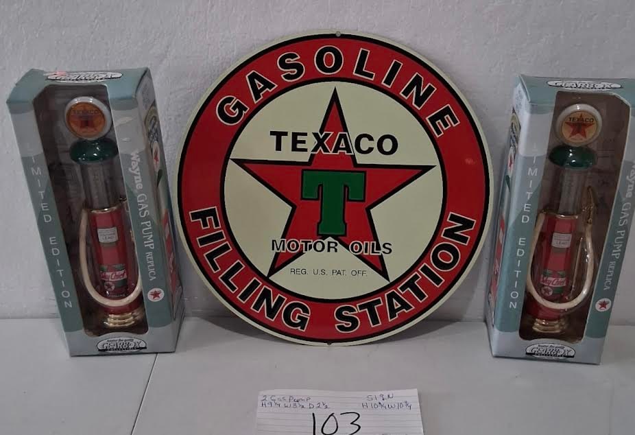 3 Piece Texaco Advertising One 10" Diameter texaco Sign , Two 9" Gas Pumps. (1 of 4)