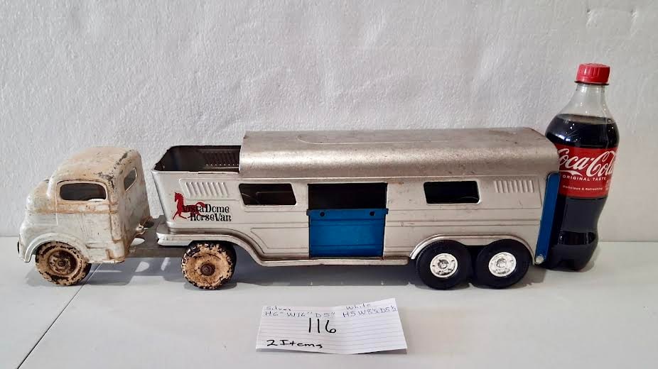 2 Piece Lot: Structo Pressed Steel Truck Cab with Horse Trailer (1 of 3)