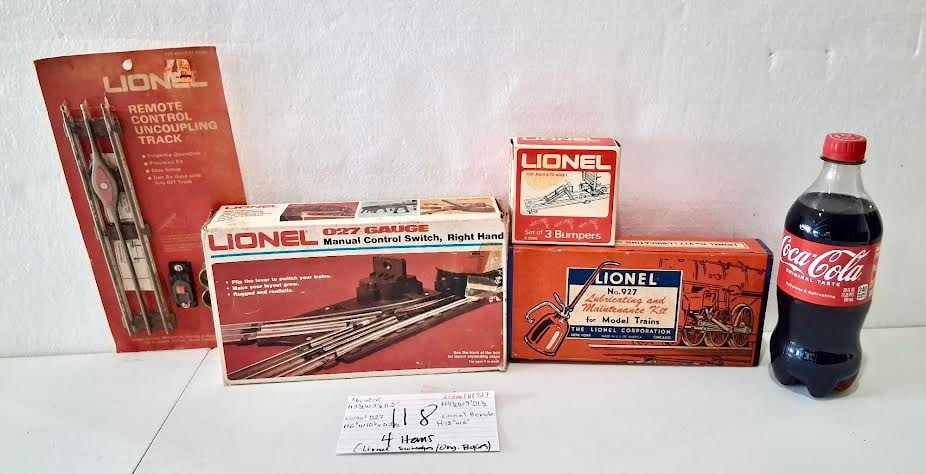 4 Lionel Track Accessories & Maintenance Items only (Packaging) (1 of 2)