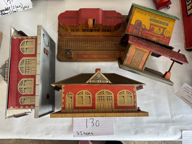 5 pc / 4 Tin Litho Buildings (1 of 9)