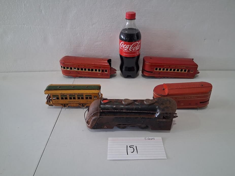 Vintage Marx Engine / 3 Red Marx NYC / 1 Coal Car (1 of 5)
