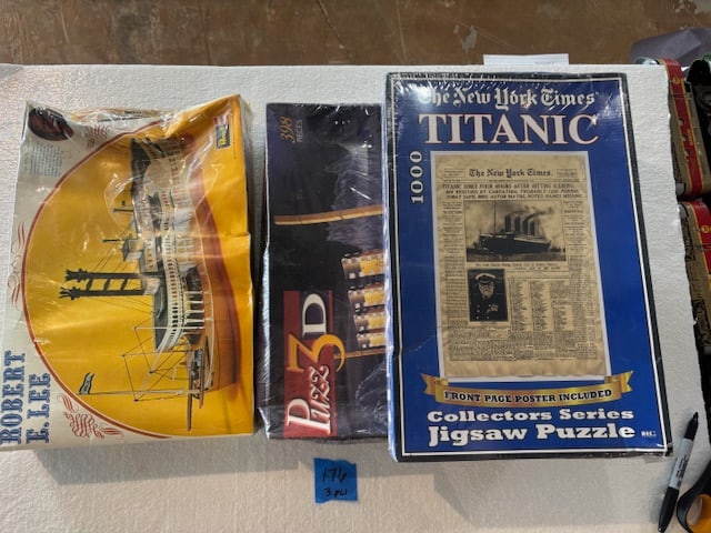 3 Titanic Puzzles + 1 15” Model Kit Miss Steamboat Robert E Lee (1 of 1)