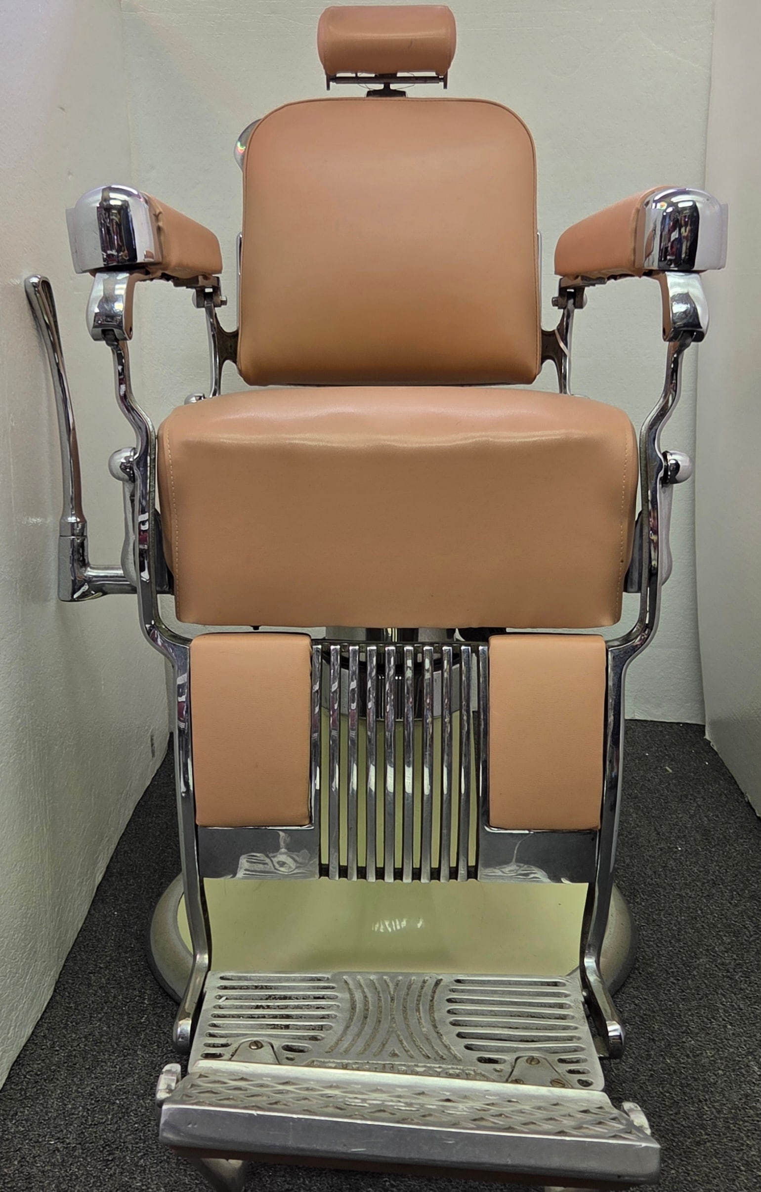 Vintage Deco Barber Chair: Vintage Leather and Chrome Art Deco Barber Chair
