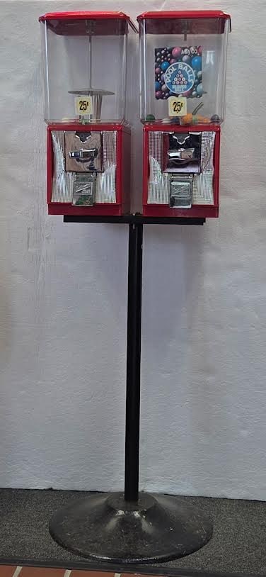 Vintage Northwestern Twin 25¢ Gumball Vending Machine (1 of 3)