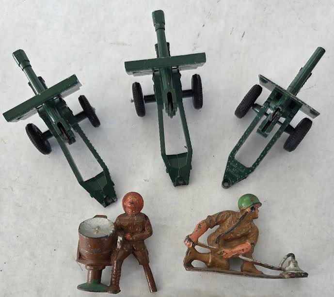 Group Lot Featuring 3 canons and 2 soldies (1 of 4)
