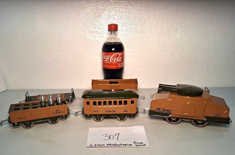 6 Piece Lot Vintage Restored Lionel US Army Tank and Flatcar w Military Supply Load cars. (1 of 3)