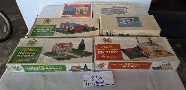 Lot of 6 Boxed Building Sets (1 of 3)