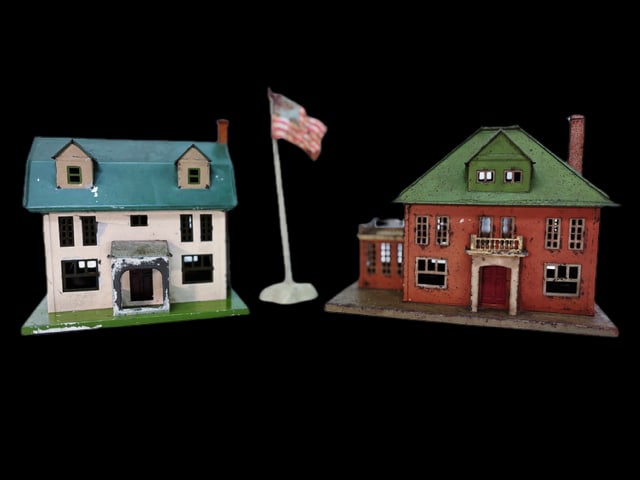 3 Piece Vintage Pre War Lionel No. 184 Lithographed Tin Village Houses (1 of 2)