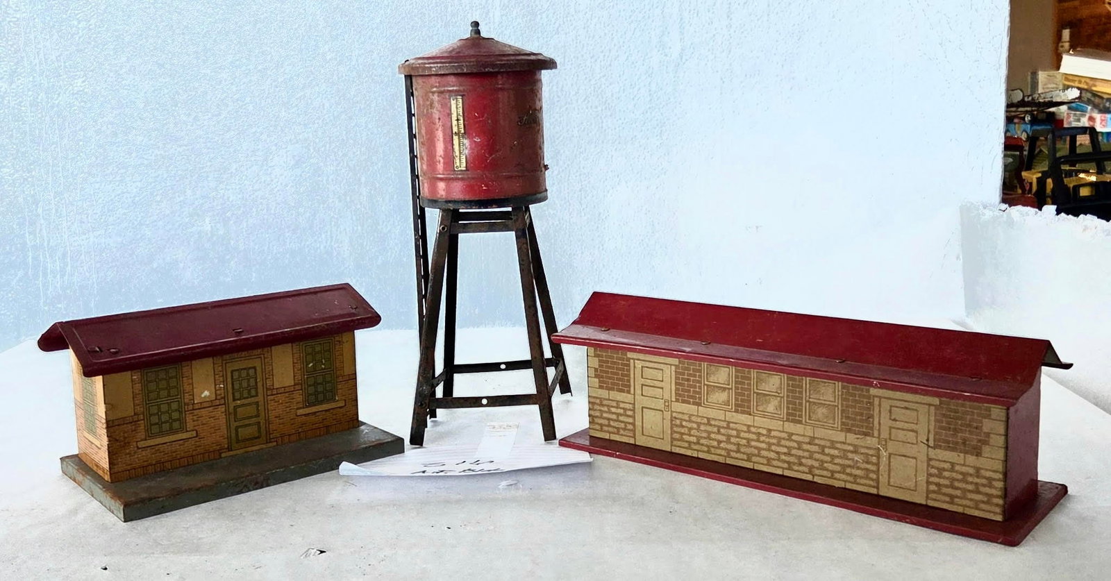 Set of 3 American Flyer Building accessories (1 of 3)