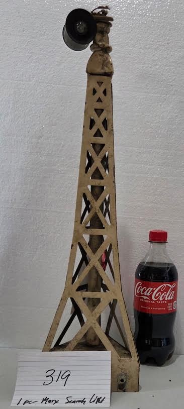 Vintage Marx Search Tower: Vintage Marx Search Tower, O-Gauge, needs light cover and wiring.