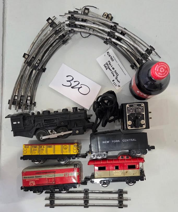 Vintage prewar Marx Streamliner engine #4222 with New York Central tender (1 of 8)