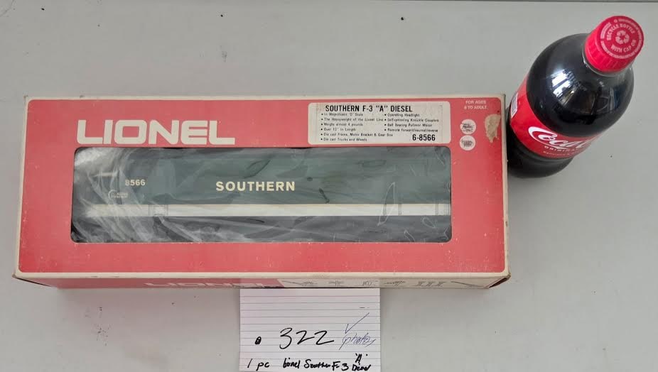 Modern Era Lionel Southern F-3 Diesel Locomotive in Original Box (1 of 2)