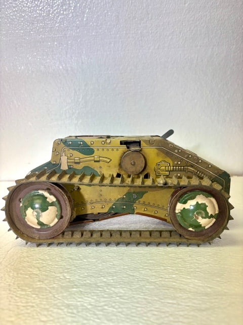 Vintage tin Marx wind up tank (1 of 7)