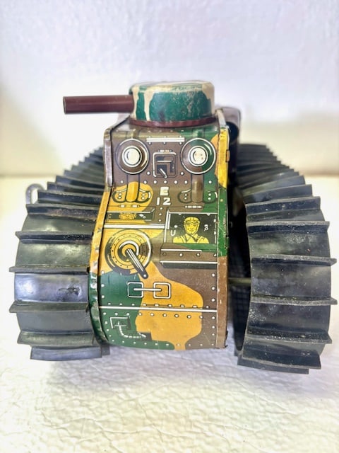 Vintage Marx Wind-up Litho Camo Tank (1 of 7)