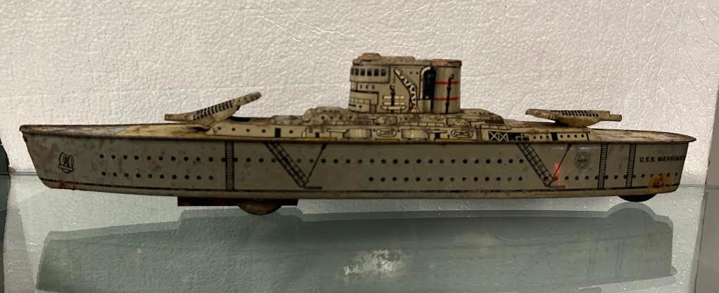 Vintage Lithographed Tin USS Washington War Ship (1 of 6)