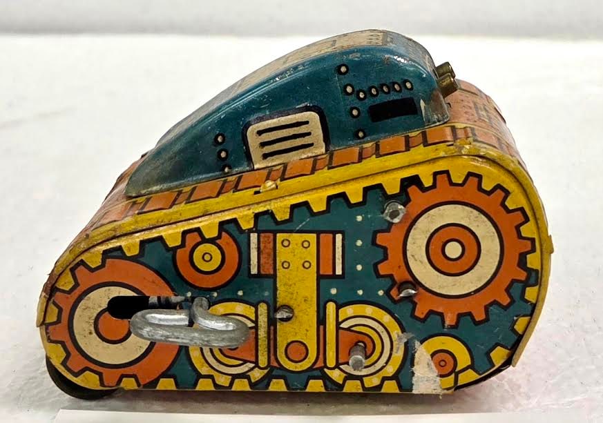 Vintage Marx Lithographed Tin Wind-up Tank #5 (1 of 4)