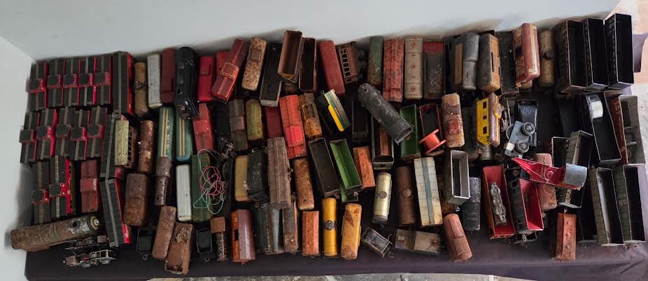 Dealer Lot of tin and other metal trains: Approximately 120 items