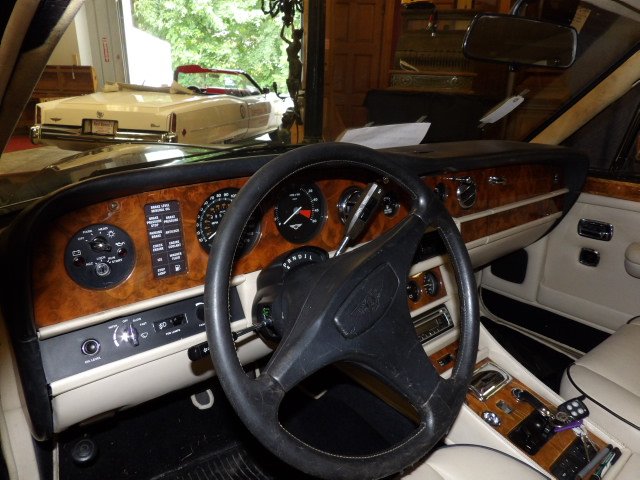 1989 Bentley Turbo R in black: 1-10 scale, Bentley is solid 8, wood has been redone and car has been maintained. This is an estate car and sold as is.
