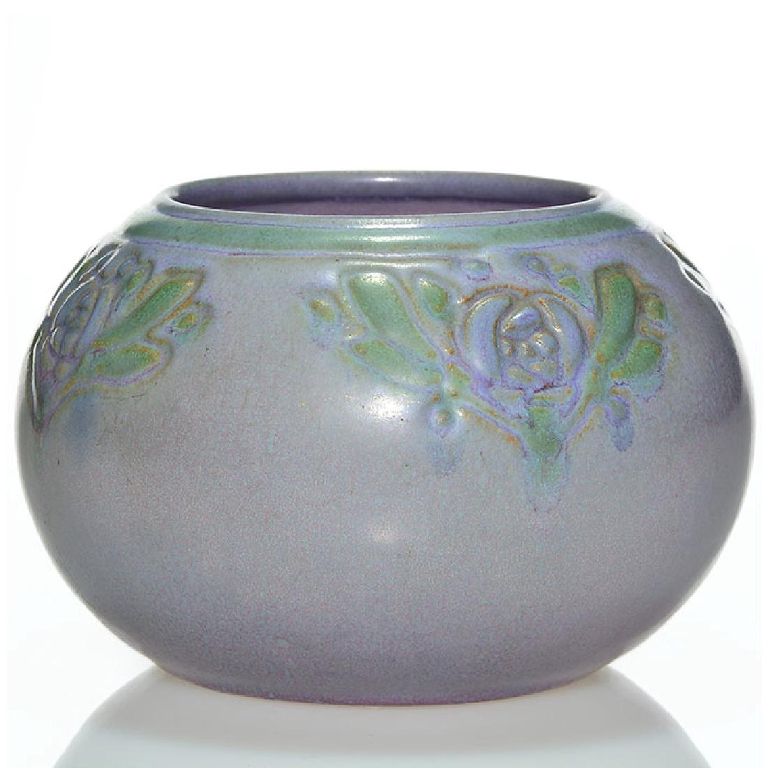 Marblehead mat vase, floral garlands, 3 1/4” (1 of 2)