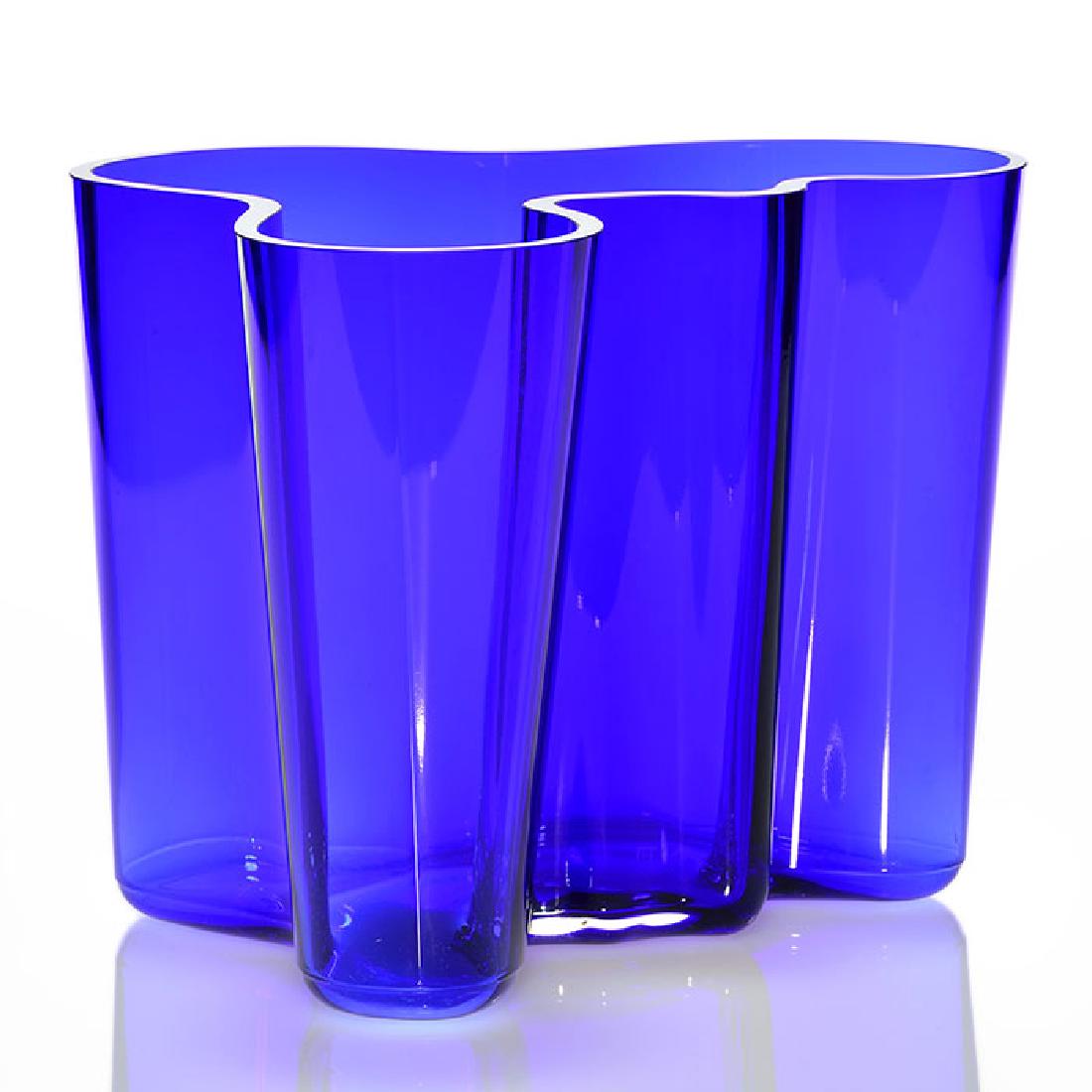 Alvar Aalto Savoy amoeba vase, cobalt blue, 1994, 6 1/4: Alvar Aalto Savoy amoeba vase produced in 1994 in an uncommon color of cobalt blue for Ittala Glassworks, Finland. Measures 6 1/4 inches by 8 inches. Marked Alvar Aalto, 3011, 1994. Excellent original