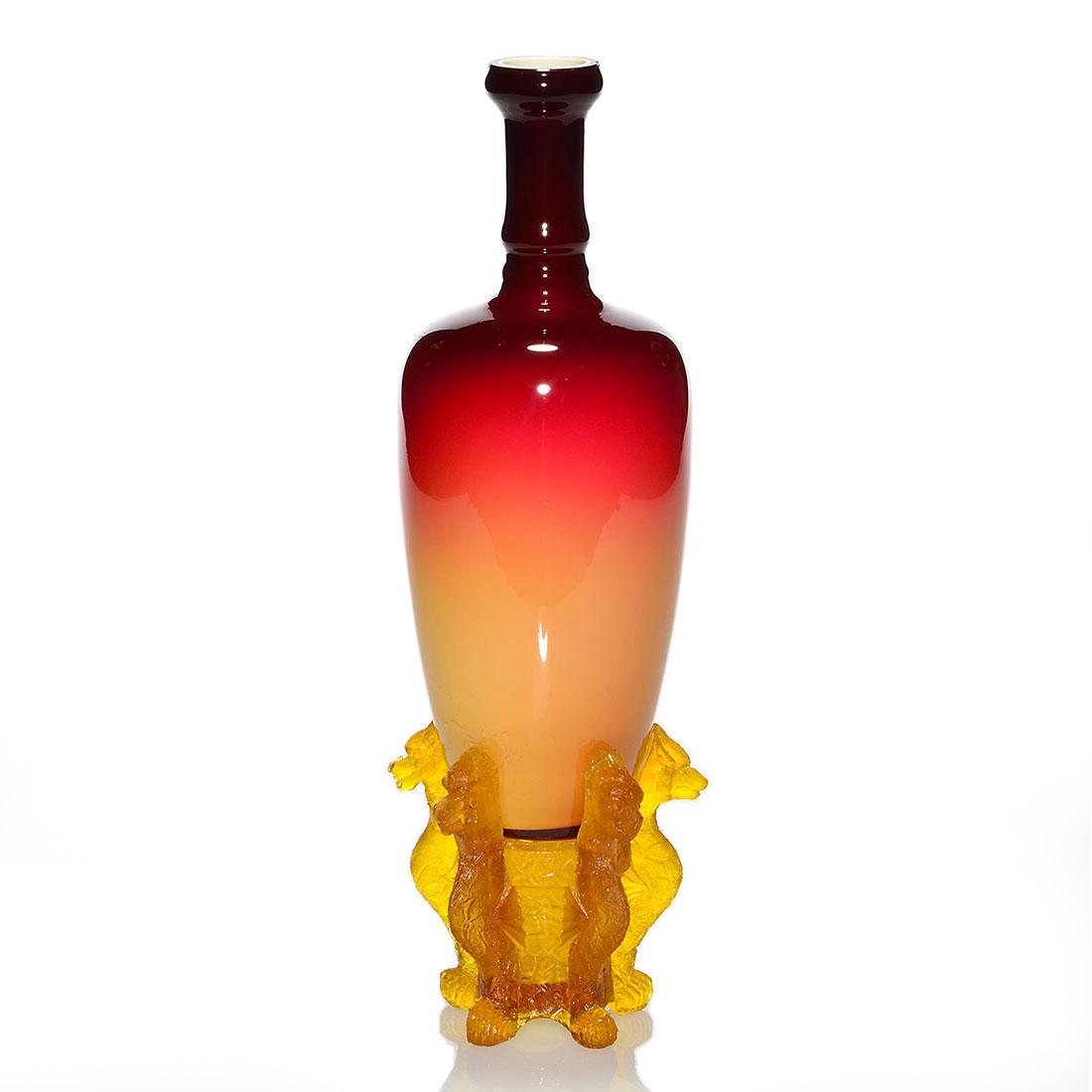 Wheeling Peachblow Morgan vase, shiny, resin base (1 of 2)